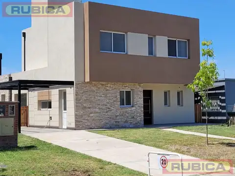 Casa 4 ambientes con 3 baños