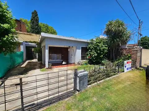Casa venta 4 amb lote Ricardo Rojas fondo y pileta