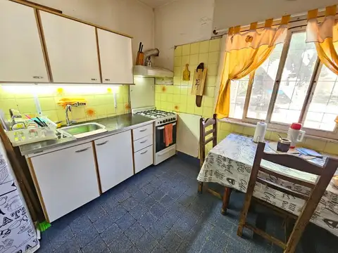 Casa venta 4 amb lote Ricardo Rojas fondo y pileta