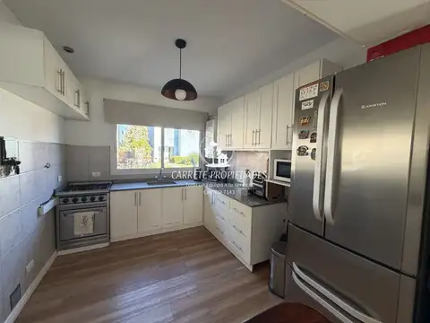 Casa 4 ambientes con 3 baños
