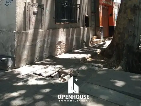 OPENHOUSE vende casa a remodelar en Av. San Martín.