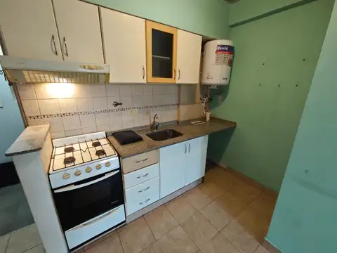 Departamento 2 Ambientes al Frente, a media cuadra de Av. Rivadavia y a 5 del centro de Ramos Mejía