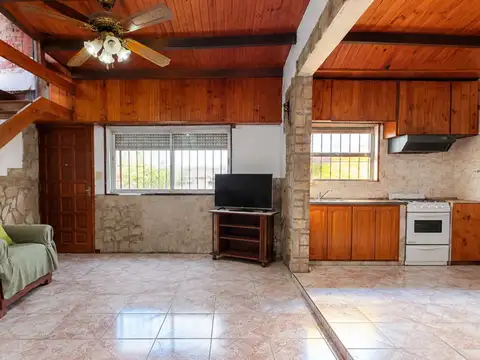 Depto Tipo Casa en Venta de 7 ambientes