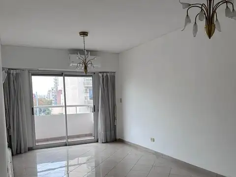 Venta departamento de 3 ambientes con 2 cocheras y baulera en Lanús Oeste