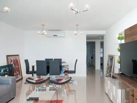 Departamento en Venta en Playa Mansa, USD 530.000