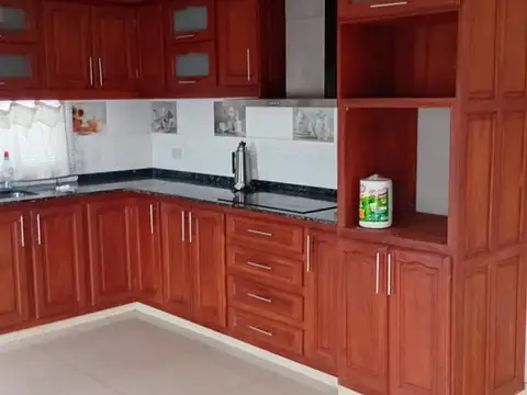 Casa 5 ambientes con 2 baños