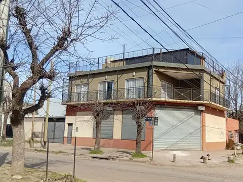 VENTA  CASA CON LOCAL  EXCELENTE INVERSION