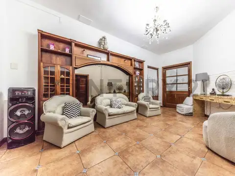 Casa 5 ambientes con 3 baños