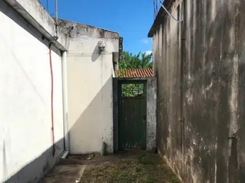 Casa 4 ambientes con 1 baño