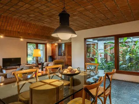 Casa 4 ambientes con 3 baños