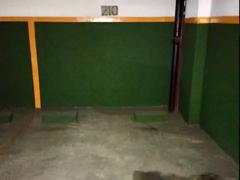 Venta Cochera Fija Cubierta Zona Facultades Recoleta