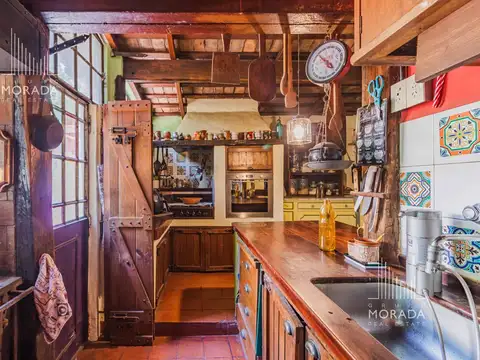 Casa en Venta con 3 cocheras