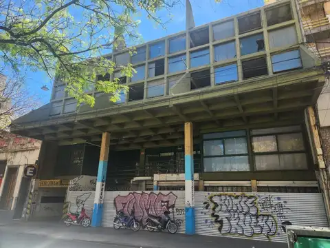 VENDO 68 COCHERAS Y 3 LOCALES COMERCIALES EN SAN LUIS 1900