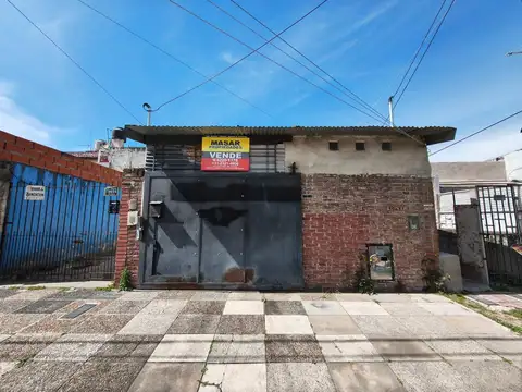 P.H AL FRENTE 50% INDIVISO EN CONDOMINIO