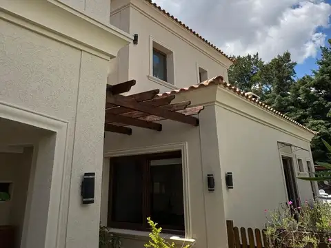 Casa de 5 dormitorios en Venta 