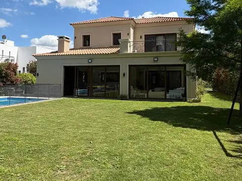 Casa de 5 dormitorios en Venta