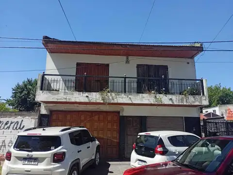 28 entre 77 y 78 Casa 3 dormitorios en Venta. Altos de  San Lorenzo
