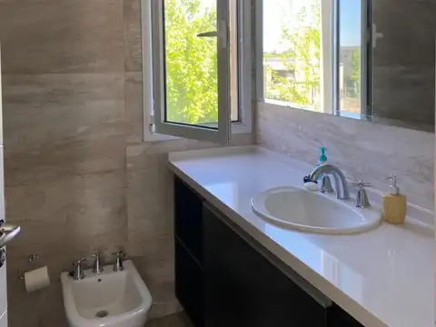 Casa en Venta en El Cantón - Barrio Puerto, USD 420.000