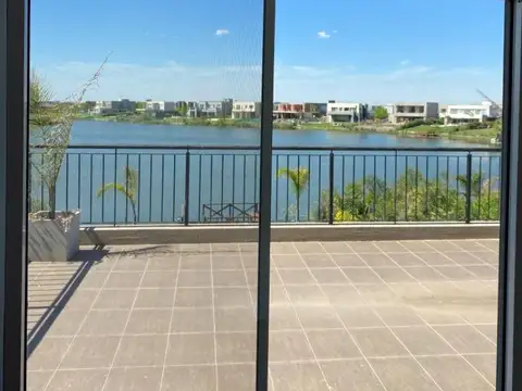 Casa en Venta con 6 cocheras