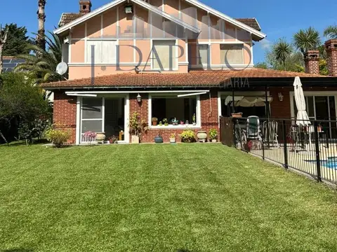 Casa en Venta en Solar Del Bosque, USD 270.000