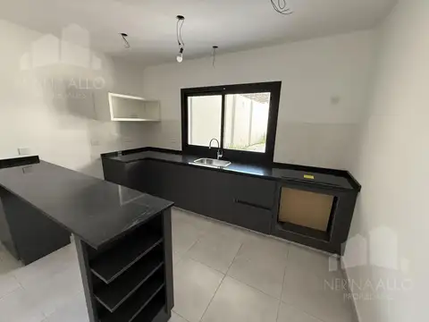 Depto Tipo Casa en Venta en Ituzaingo, USD 130.000