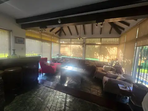 Casa 11 ambientes con 7 baños