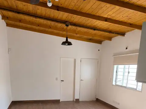 Departamento en Alquiler en Lomas del Mirador, $ 800.000