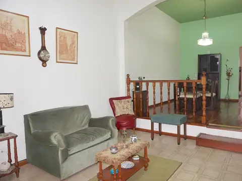 CASA 5 AMB EN VENTA EN FLORIDA ESTE CON GARAGE