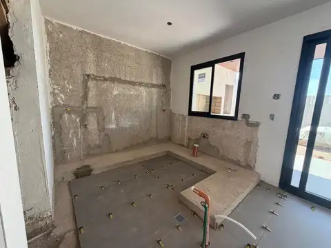 Depto Tipo Casa 4 ambientes con 3 baños
