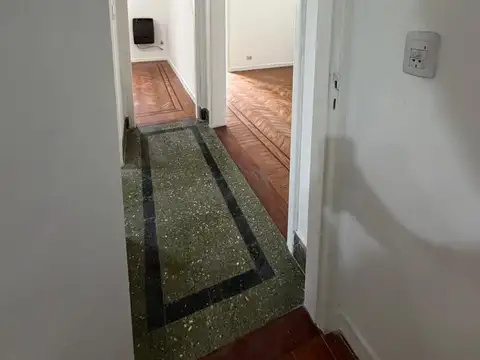 Depto Tipo Casa en Alquiler de 4 ambientes