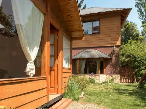 Casa 9 ambientes con 3 baños