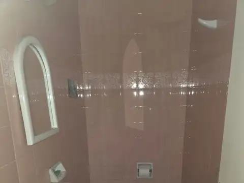 Av. Mayo 1300, Piso 1