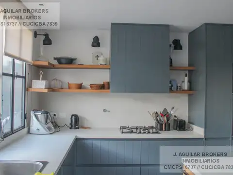 Casa 5 ambientes con 4 baños