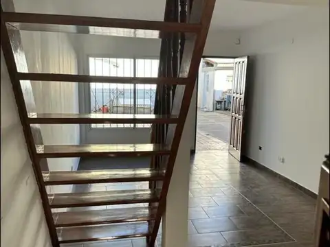 Dúplex en venta c/ cochera en San Miguel