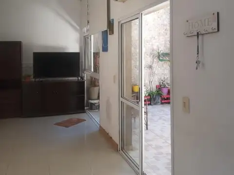 Depto Tipo Casa en Alquiler en Chilavert, $ 900.000
