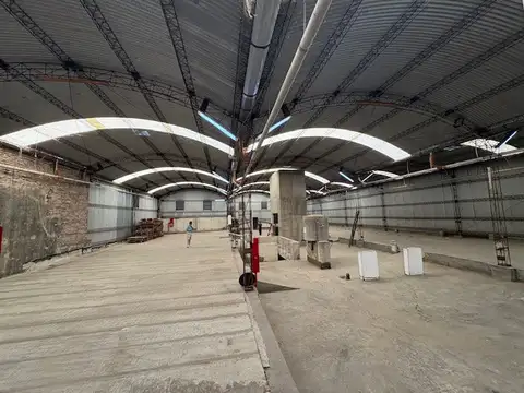 Excepc Depósito + Local TRIPLE FRENTE 4000 MTS 3 Plantas C/ENTR CONTENEDORES APTO DEPOSITO/LOGÍSTICA