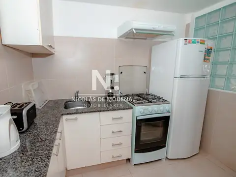 Oportunidad en Venta de Apartamento de planta baja con salida al jardín de tres dormitorios en Playa Montoya