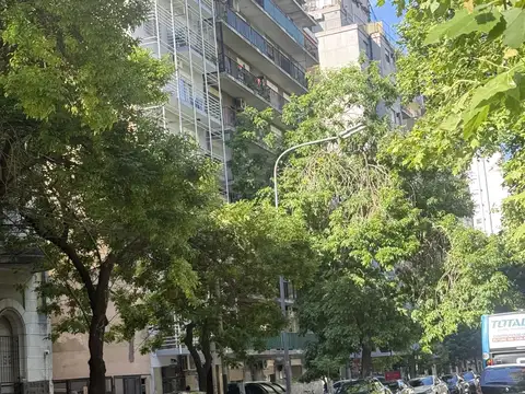 Avenida Hipólito Yrigoyen 3300, Piso 3