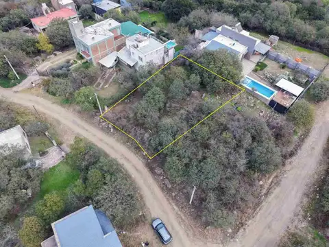 Vendo lote 366 m2 agua de oro, cba. con vista