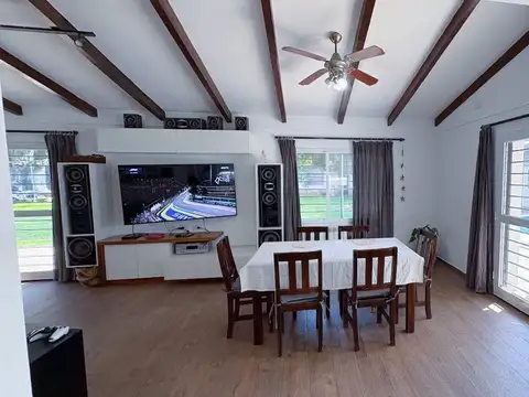 Casa 6 ambientes con 3 baños