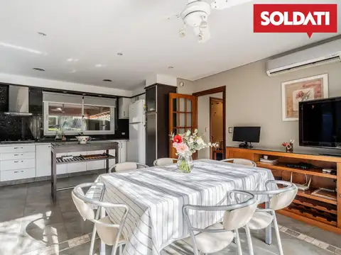 Casa en Venta con 6 cocheras