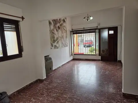 Depto Tipo Casa en Venta en Lomas de Zamora, USD 98.000