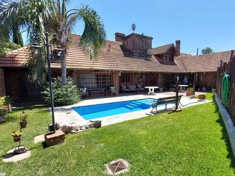 VENTA CASA CON QUINCHO PILETA EN PACHECO