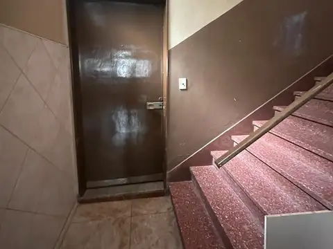 CASA MULTIFAMILIAR CON 2 LOCALES PB Y 1PH 3 AMB. Y 2 PH 1º PISO  DE 2 Y 3 AMB.CON TERRAZA