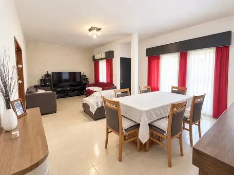 VENTA/PERMUTA PH 4 AMB. CON TERRAZA Y BALCÓN