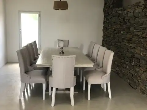 Casa 7 ambientes con 5 baños