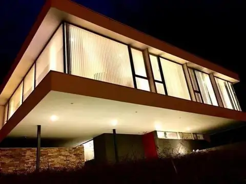 Hermosa casa 5 ambientes en Barrancas de San benito