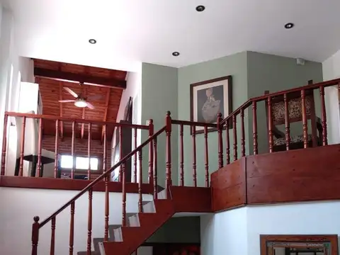 Casa en Venta con 4 cocheras