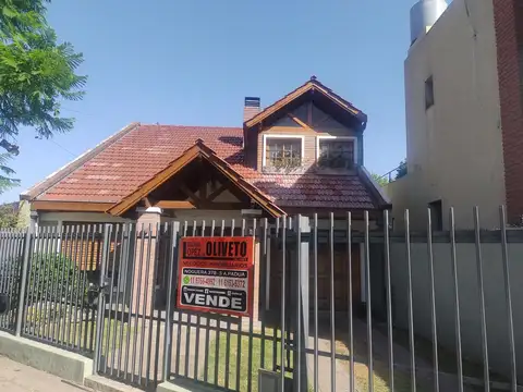 HERMOSO CHALET 2 PLANTAS CON PISCINA Y QUINCHO