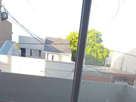 Depto Tipo Casa en Alquiler en Ezpeleta Este, $ 420.000